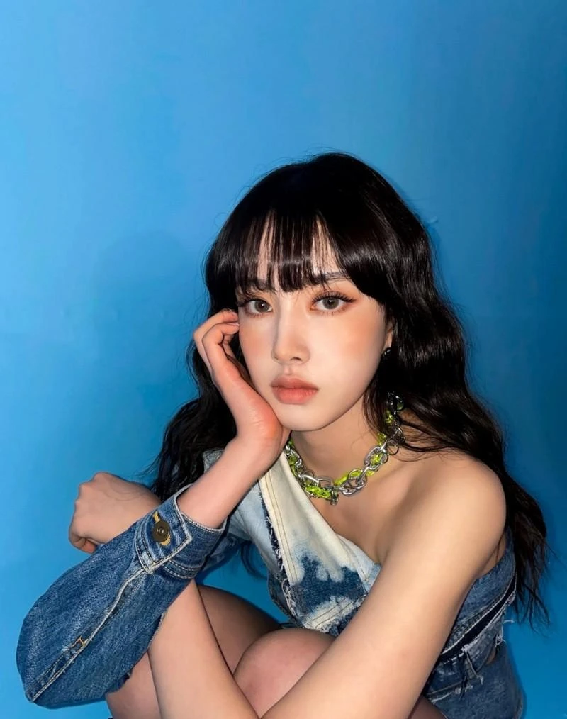 Yoon (STAYC): Đỉnh cao nhan sắc, idol 2k4 giống Lisa, oanh tạc vạn người mê - Hình 3