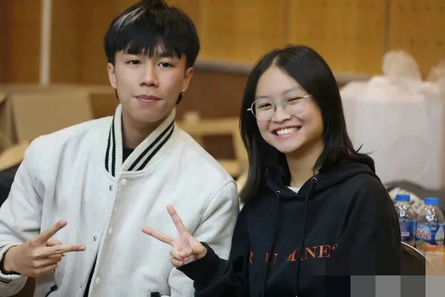 Chải Long Vũ lộ mối quan hệ đặc biệt với 1 cô gái, danh tính chẳng ai xa lạ - Hình 4