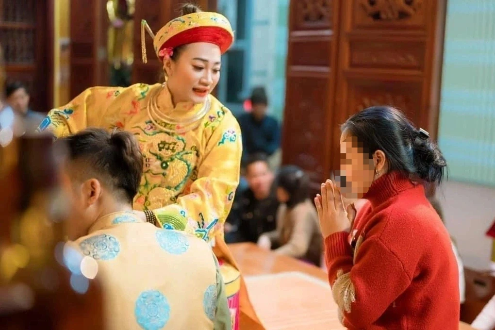 Cô đồng bổ cau đúng nhận, sai cãi liên tục kêu oan trước tòa, CĐM hết hồn - Hình 3