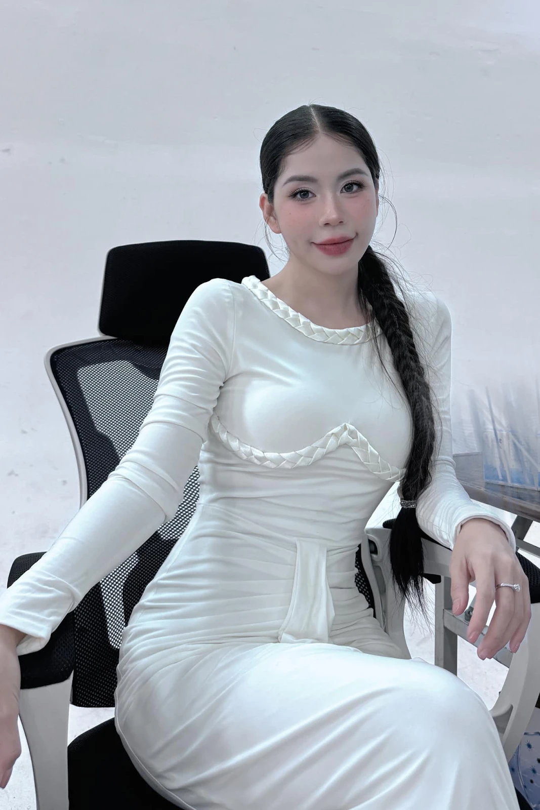 Hằng Du Mục khó đi thêm bước nữa, lý do liên quan đến 2 con riêng chồng cũ? - Hình 1