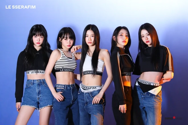 Rosalía: Nữ ca sĩ đoạt giải Grammy hợp tác Lisa, bị em gái BTS bắt chước - Hình 6