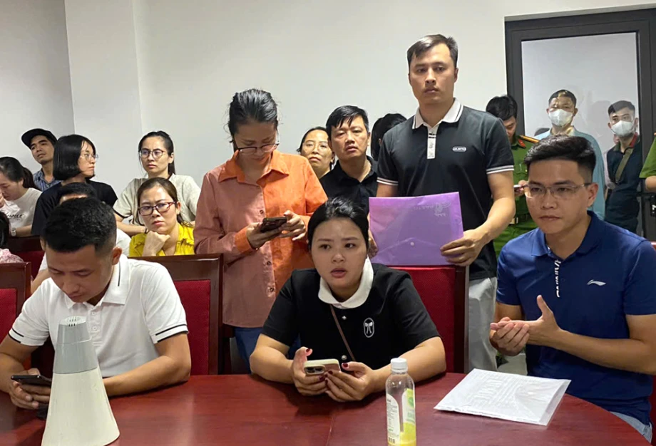 Vụ 500 PH quậy trường ở Hà Nội: học sinh đi xa 4-5km bất tiện, lật kèo phút 90 - Hình 5