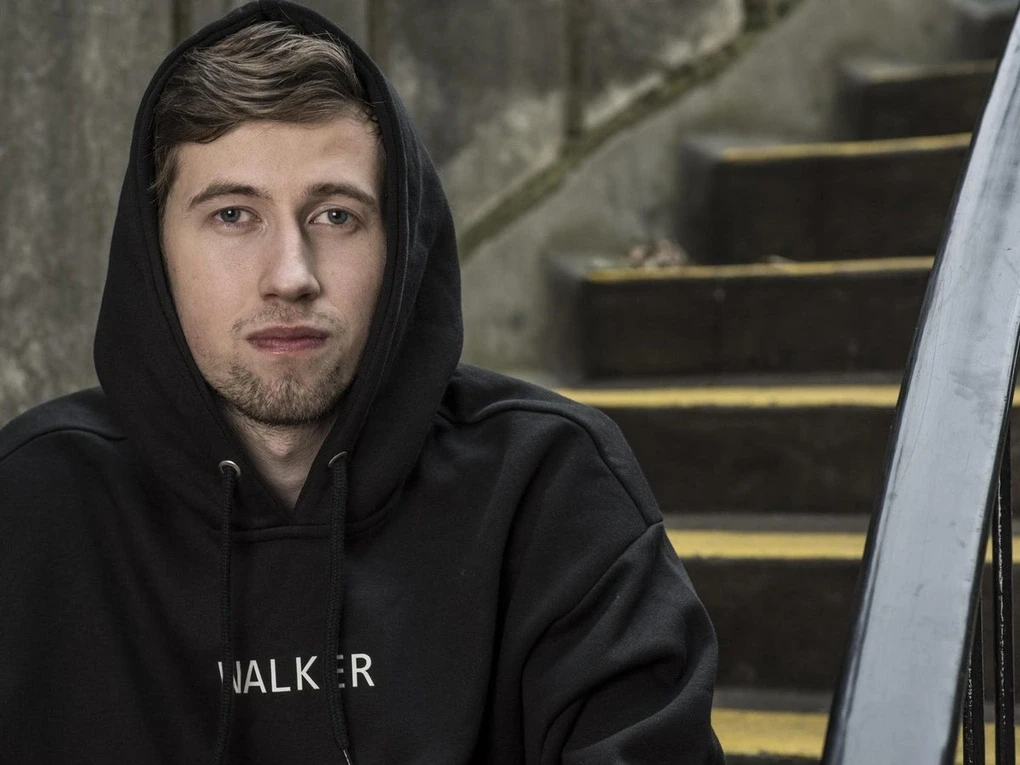 Alan Walker làm 1 việc công đức khi mới đến Việt Nam, cứu vãn danh dự đi thó? - Hình 6