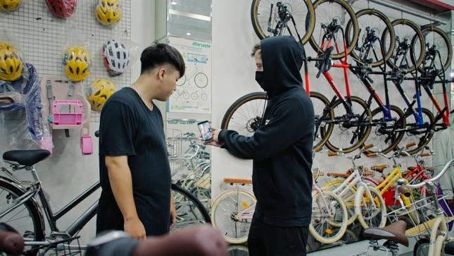 Alan Walker làm 1 việc công đức khi mới đến Việt Nam, cứu vãn danh dự đi thó? - Hình 2