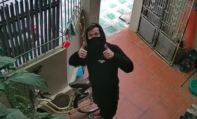 Alan Walker làm 1 việc công đức khi mới đến Việt Nam, cứu vãn danh dự đi thó? - Hình 4