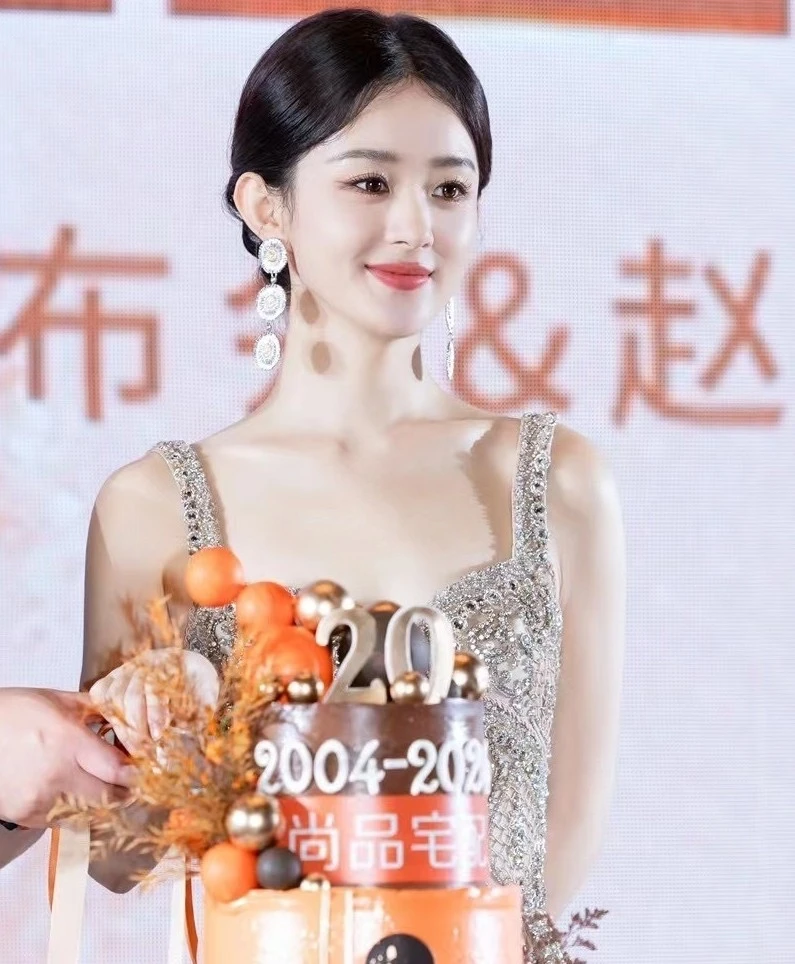 Triệu Lệ Dĩnh báo hỷ lớn với nam đạo diễn, fan ồ ạt chúc mừng vì chờ hơi lâu - Hình 7
