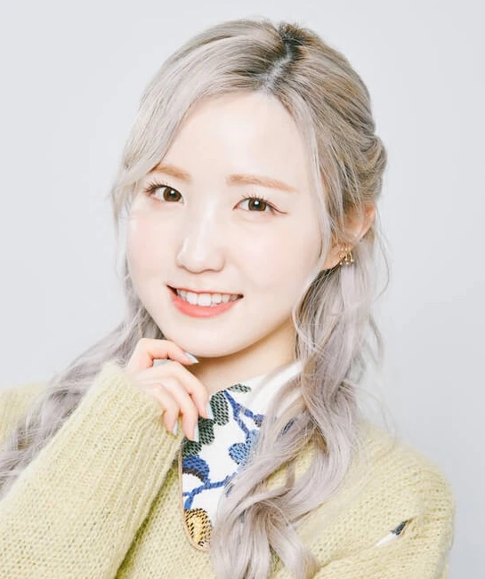 Hitomi cựu thành viên IZ*ONE diễn xuất thảm họa, nuôi mộng Jennie (BlackPink)? - Hình 1