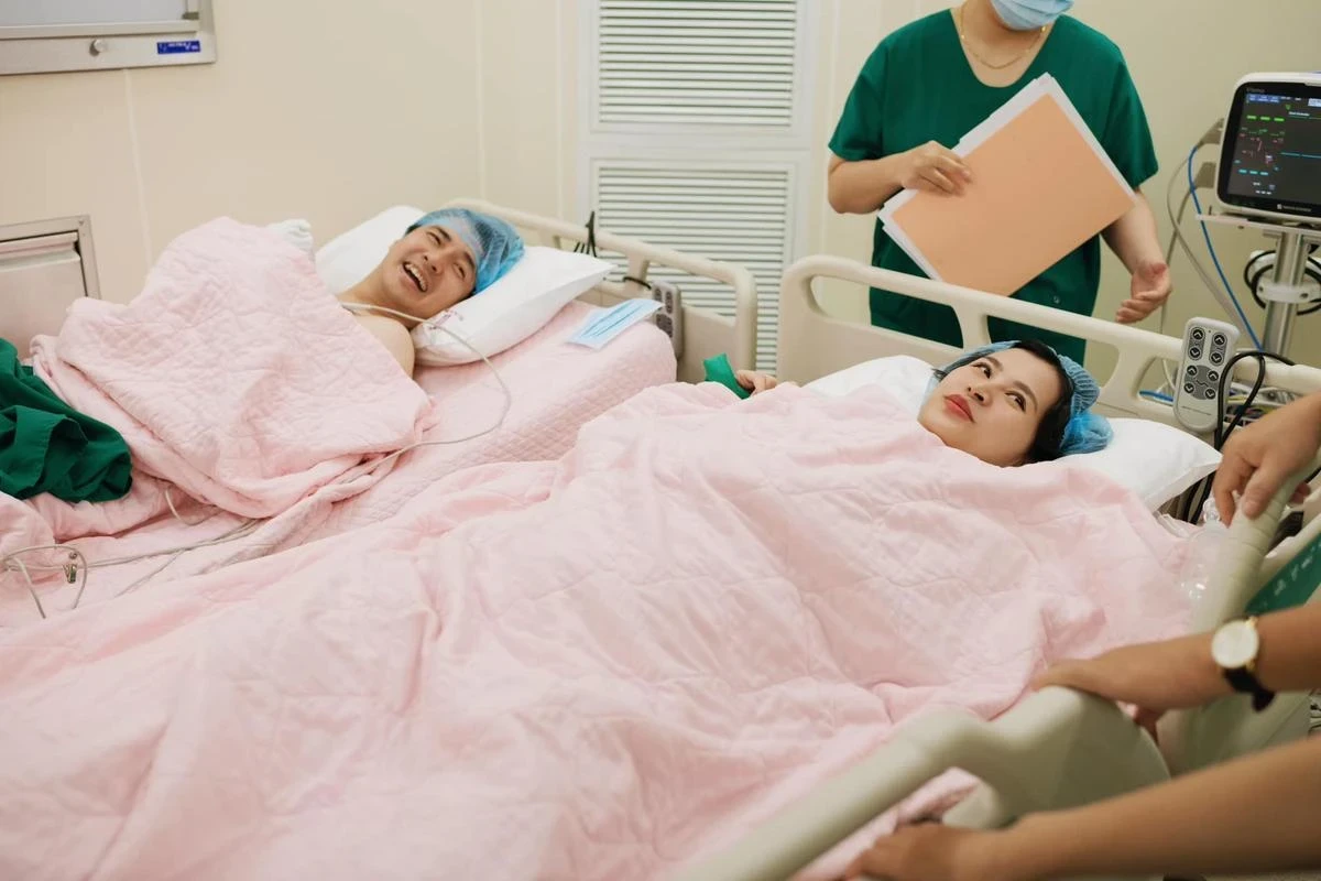 Đông Nhi khoe ảnh cùng ái nữ thứ hai xuất viện, CĐM chú ý ngay điểm này! - Hình 4