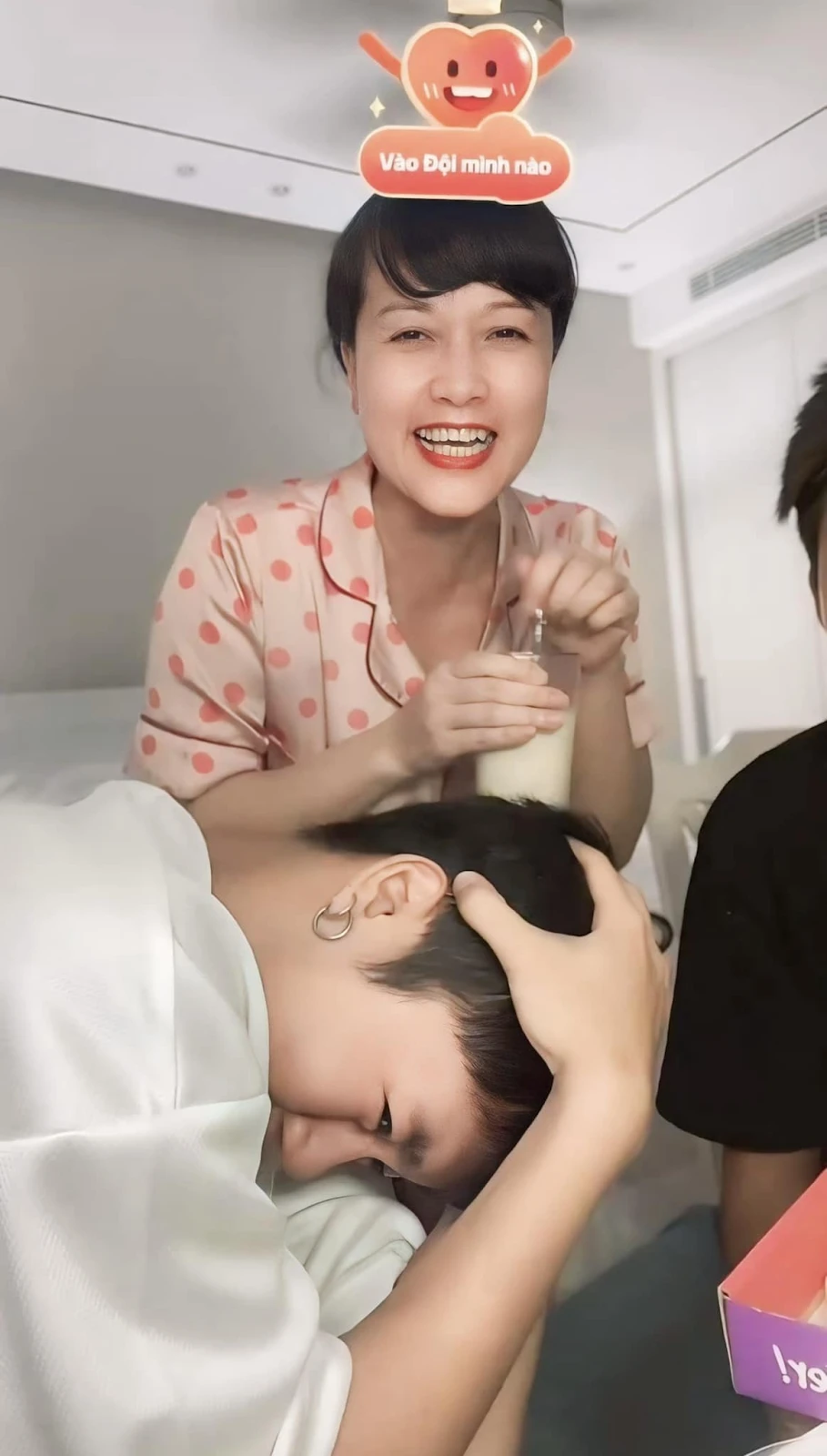 Chải Long Vũ lên livestream cùng mẹ Vân Dung, tuyển vợ điều kiện miễn hoàn trả - Hình 3