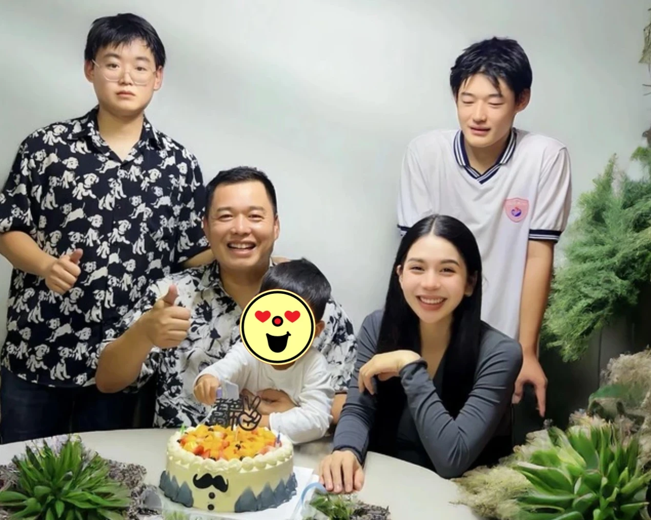 Chồng cũ Hằng Du Mục sang Việt Nam, CĐM từ chối tiếp, liên tục réo tên 2 người - Hình 8