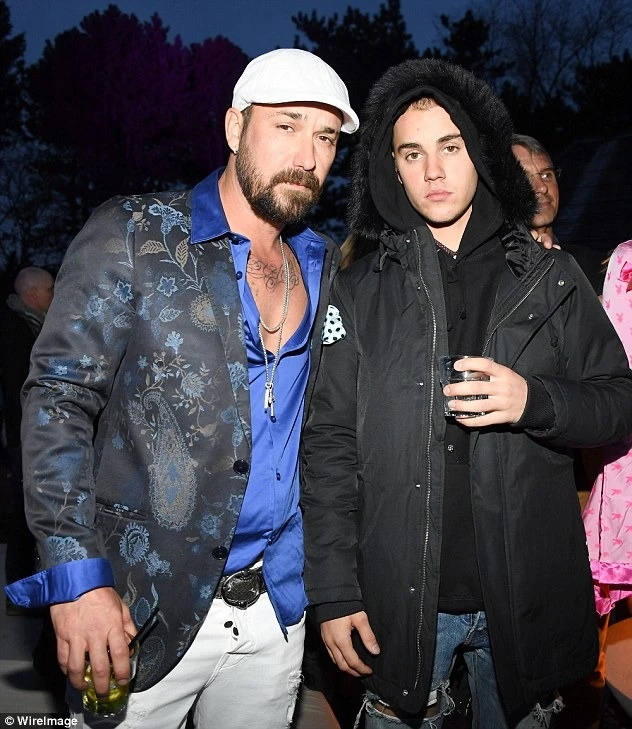 Justin Bieber đặt tên con liên quan đến người đặc biệt, Hailey phản ứng bất ngờ - Hình 4
