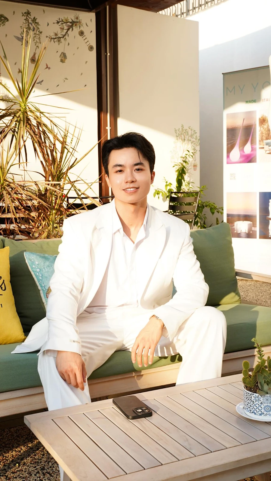 Lương Đỗ: Đệ tử mới của Hằng Du Mục, nam thần skincare, mỗi tháng kiếm trăm củ - Hình 1