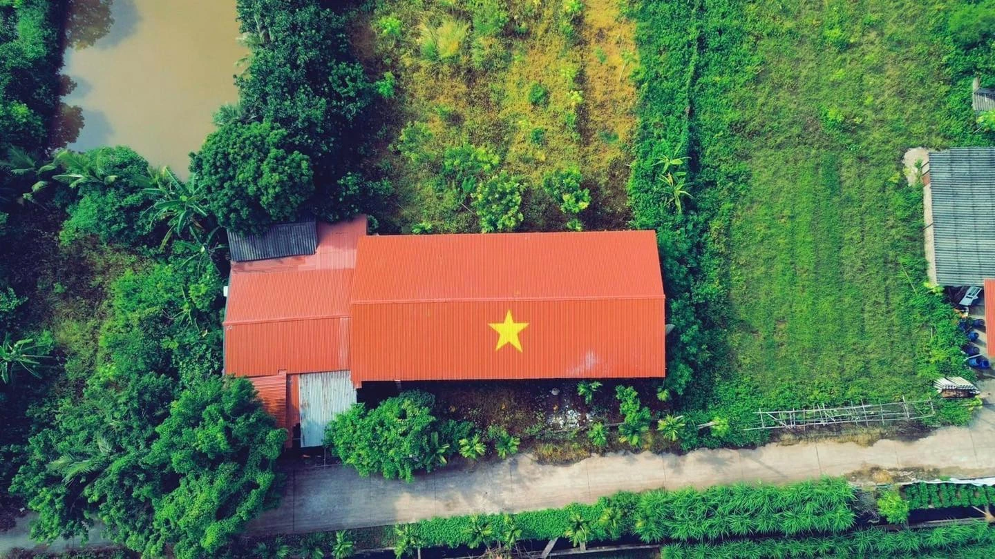 Bắt trend cờ đỏ sao vàng kiểu mới: Không cần lên nóc nhà, già trẻ đều làm được - Hình 6