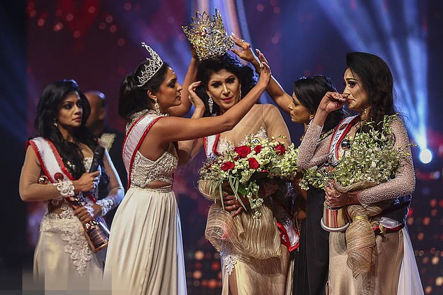 Miss Grand Thailand bị cô lập ngay trên sân khấu, đăng quang không ai chúc mừng - Hình 6