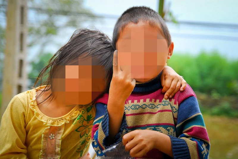 Cô bé chấy rận lột xác thành thiên thần, danh tính người đứng sau gây bất ngờ - Hình 3