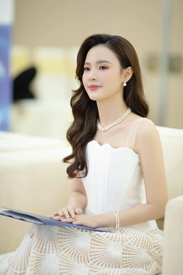 Midu tung clip 12 giây rúng động với chồng thiếu gia, chưa đầy 24h đã triệu view - Hình 5