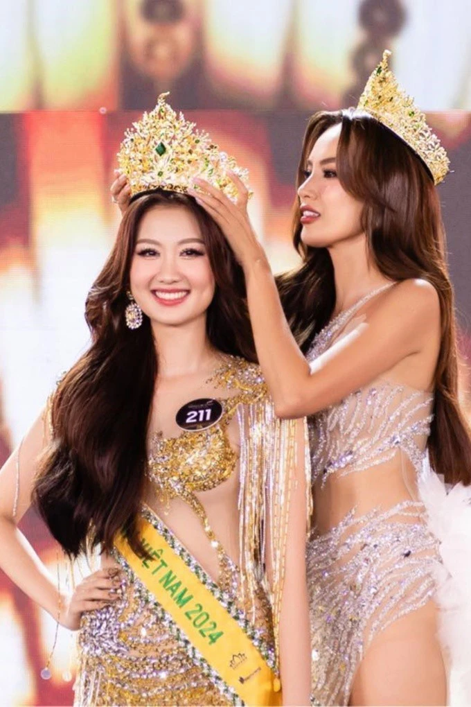 Thơ Nguyễn mỉa mai Hoa hậu Quế Anh, ẩn ý MGVN là sân chơi của những gia tộc - Hình 8