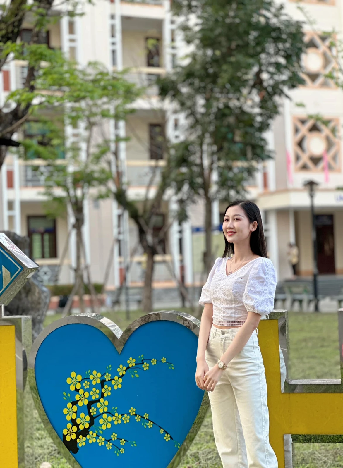 Thơ Nguyễn mỉa mai Hoa hậu Quế Anh, ẩn ý MGVN là sân chơi của những gia tộc - Hình 9