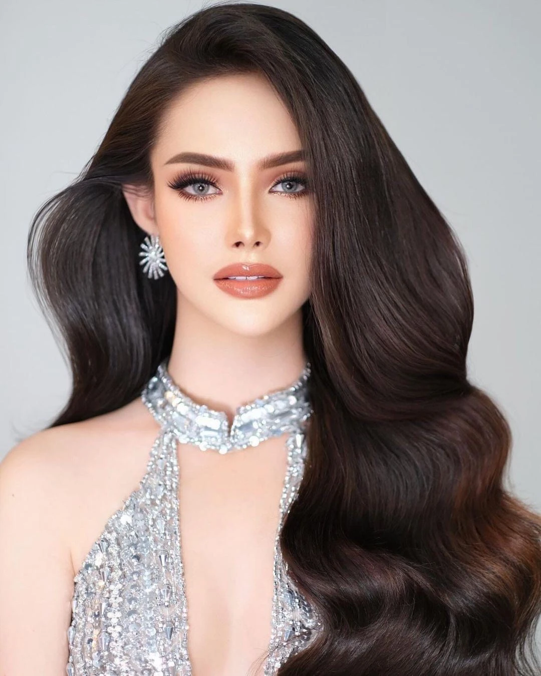 Miss Grand Lào lấn át Quế Anh, Lệ Nam vạch trần dì Dung vụ dàn xếp kết quả? - Hình 1