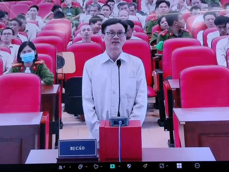 Đại diện VKS bác bỏ lời chối tội của cựu Cục trưởng Đăng kiểm Trần Kỳ Hình - Hình 1