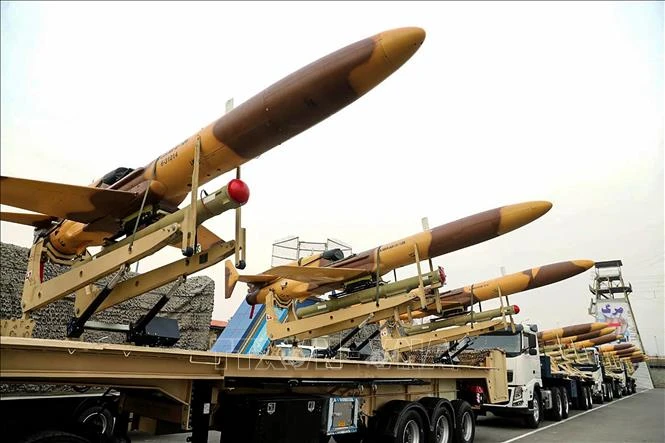 Iran yêu cầu các hãng hàng không tránh không phận, Ai cập và Anh phát cảnh báo - Hình 1