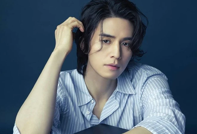 Lee Dong Wook bất ngờ kết hôn với cô gái lạ, màn thế thân gây chao đảo Kpop? - Hình 4