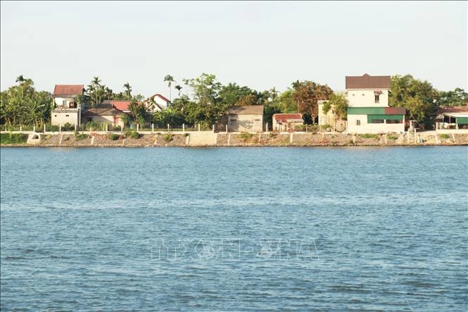 Quảng Trị: Nỗ lực ứng phó với sạt lở bờ sông Thạch Hãn - Hình 3