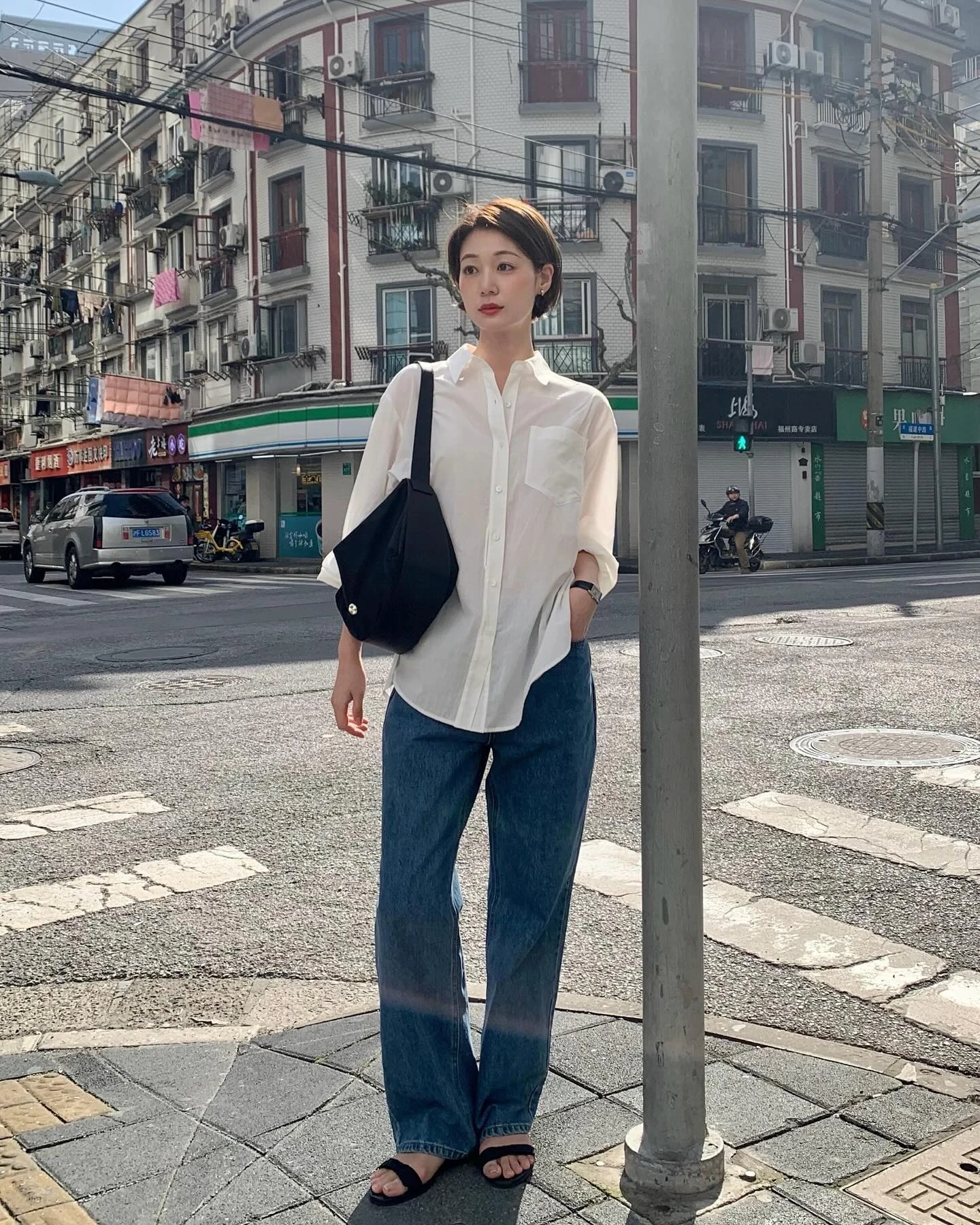 Quý cô tóc ngắn mặc đẹp với toàn bộ cánh đơn giản, nàng không thích phối đồ cầu kỳ nên tham khảo - Hình 7