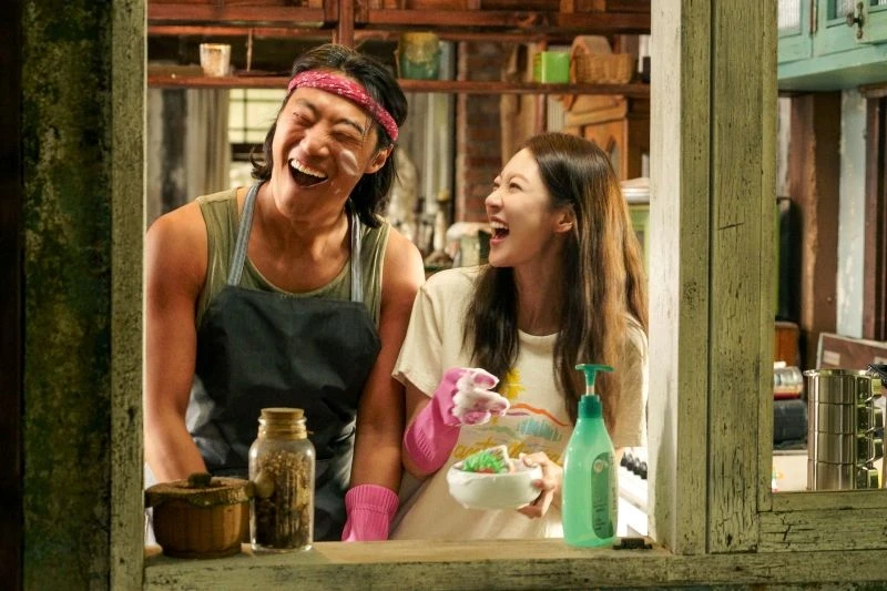 Review Đẹp Trai Thấy Sai Sai: kinh dị đội lốt phim hài, xấu cũng là một cái tội - Hình 4