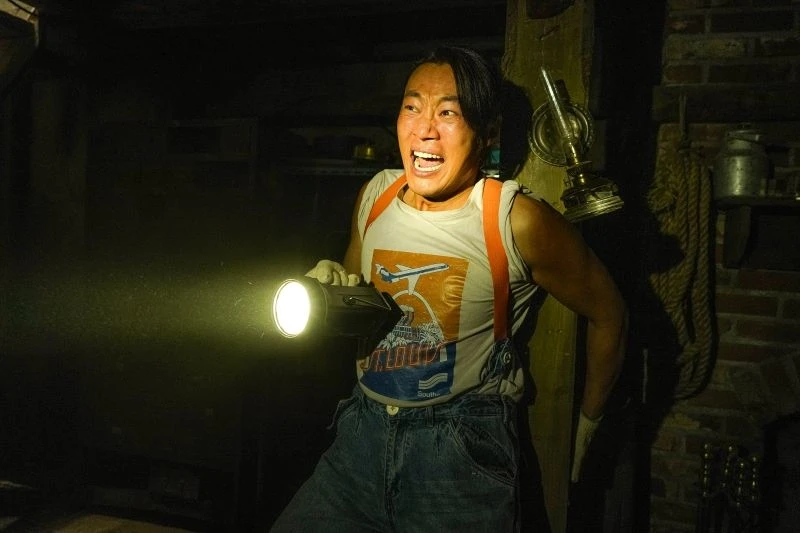 Review Đẹp Trai Thấy Sai Sai: kinh dị đội lốt phim hài, xấu cũng là một cái tội - Hình 7