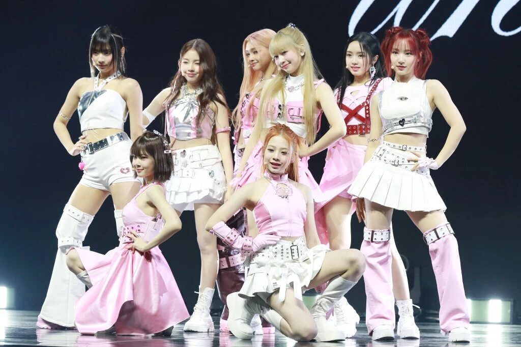 Kokoto (UNIS): Idol 2k7 đang hát thì ngất xỉu, vòng eo 40cm khiến dân tình sốc - Hình 7
