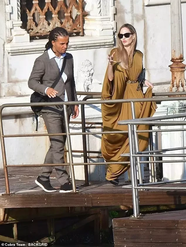 Angelina Jolie cay nghiệt chồng cũ, né tránh điều tối kỵ khi được hỏi 1 câu? - Hình 4