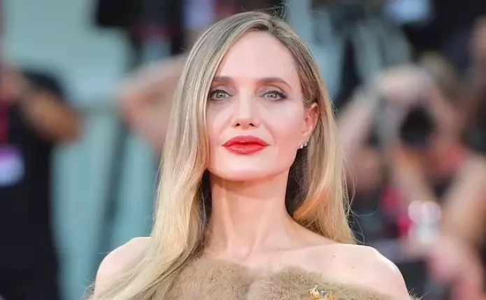 Angelina Jolie cay nghiệt chồng cũ, né tránh điều tối kỵ khi được hỏi 1 câu? - Hình 1