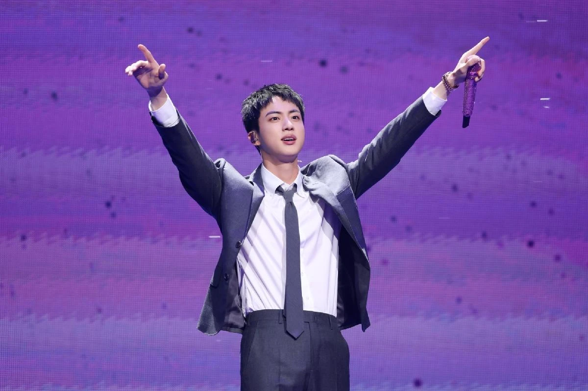 Jin bị bào để mang về hợp đồng béo bở, JungKook hớt tay trên fan cay cú? - Hình 7