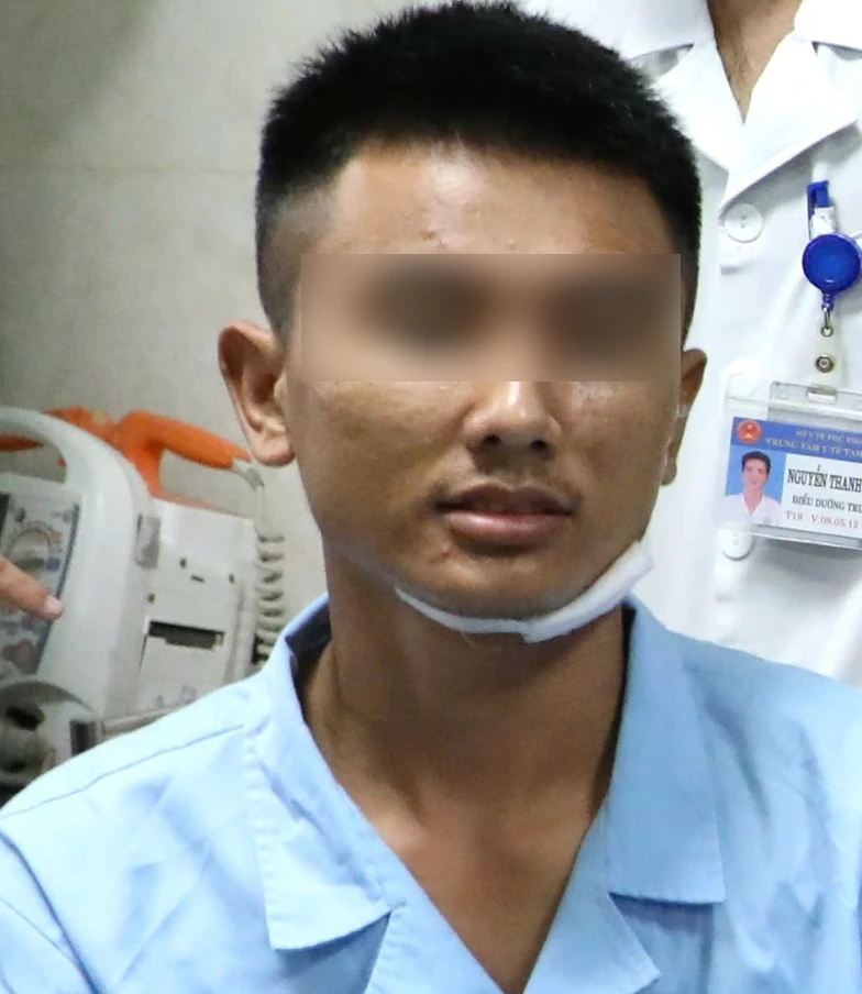 Lời kể thanh niên ôm cây chuối thoát nạn vụ cầu Phong Châu, xuất hiện người hùng - Hình 4