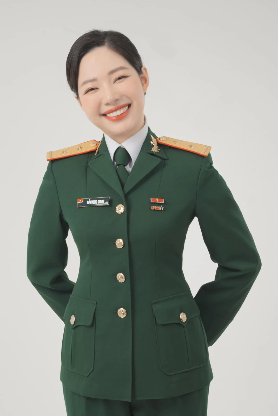 MC Hương Giang: Hoa khôi kênh Quân đội, vợ MC Mạnh Cường - Gia đình truyền hình - Hình 5