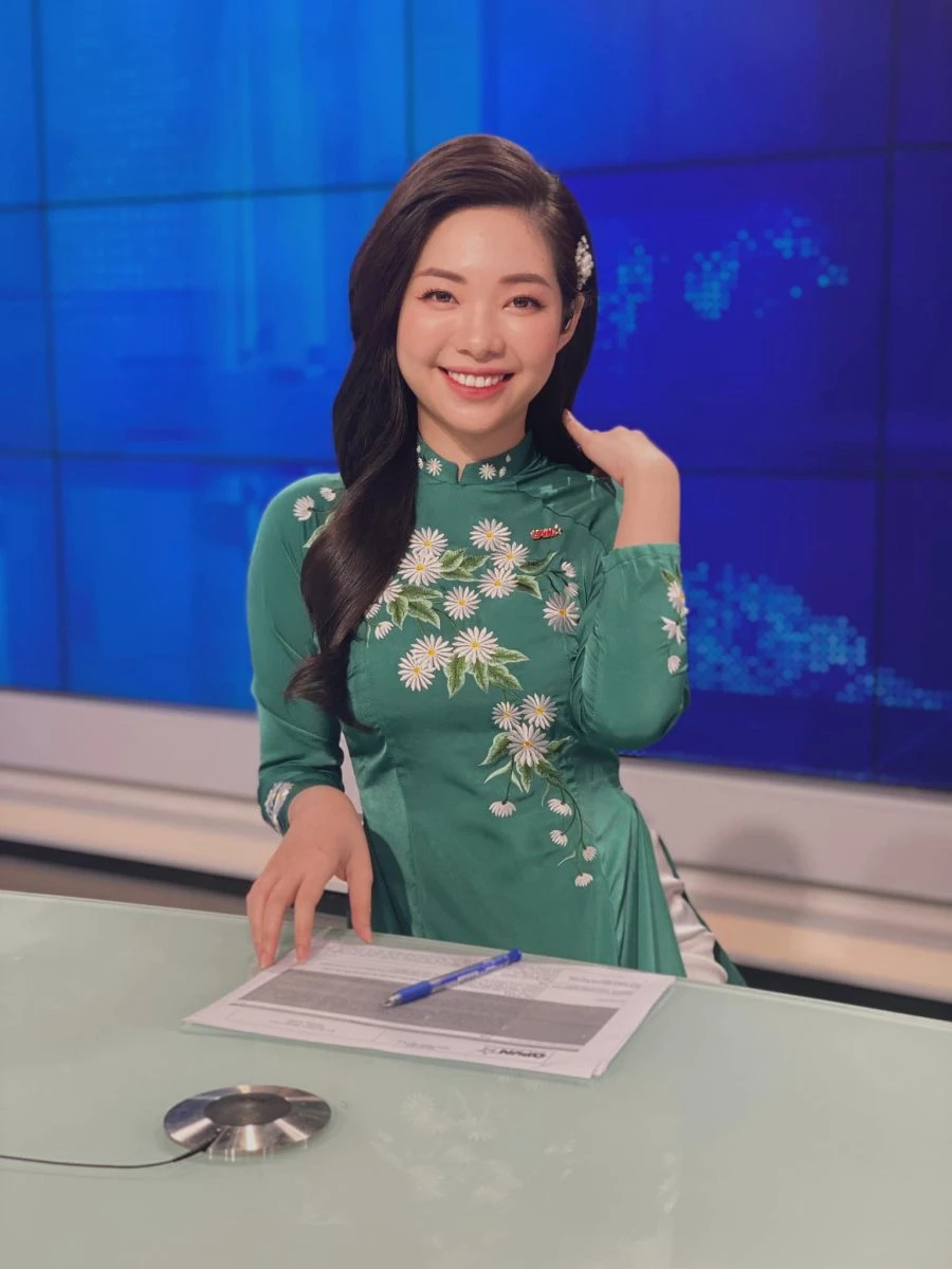 MC Hương Giang: Hoa khôi kênh Quân đội, vợ MC Mạnh Cường - Gia đình truyền hình - Hình 1