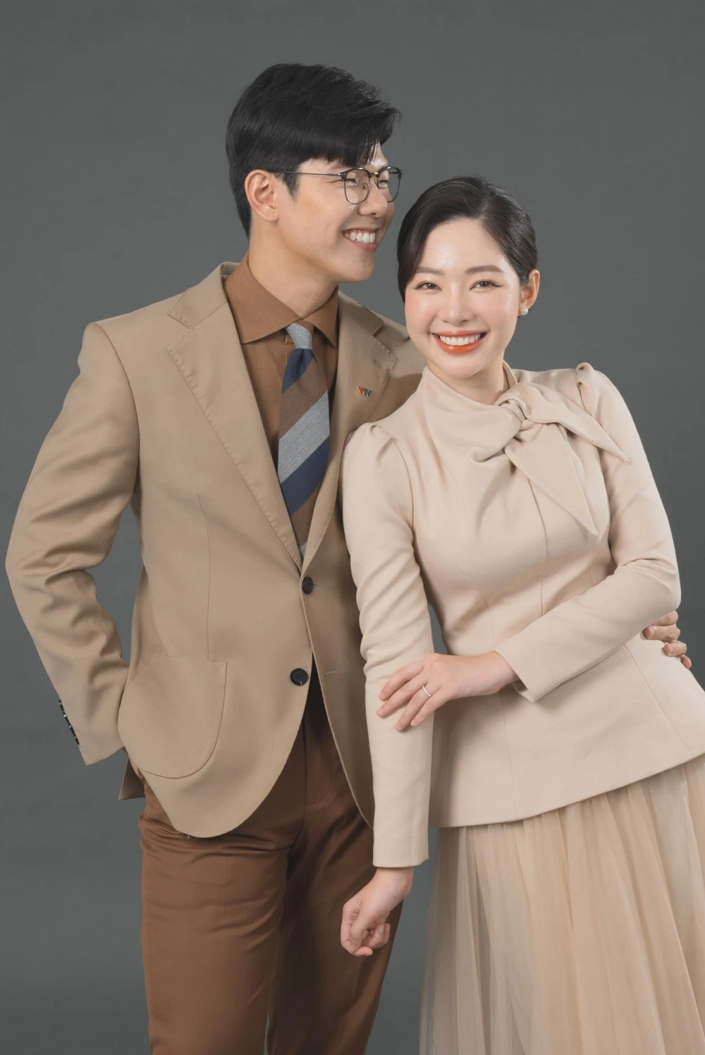 MC Hương Giang: Hoa khôi kênh Quân đội, vợ MC Mạnh Cường - Gia đình truyền hình - Hình 6