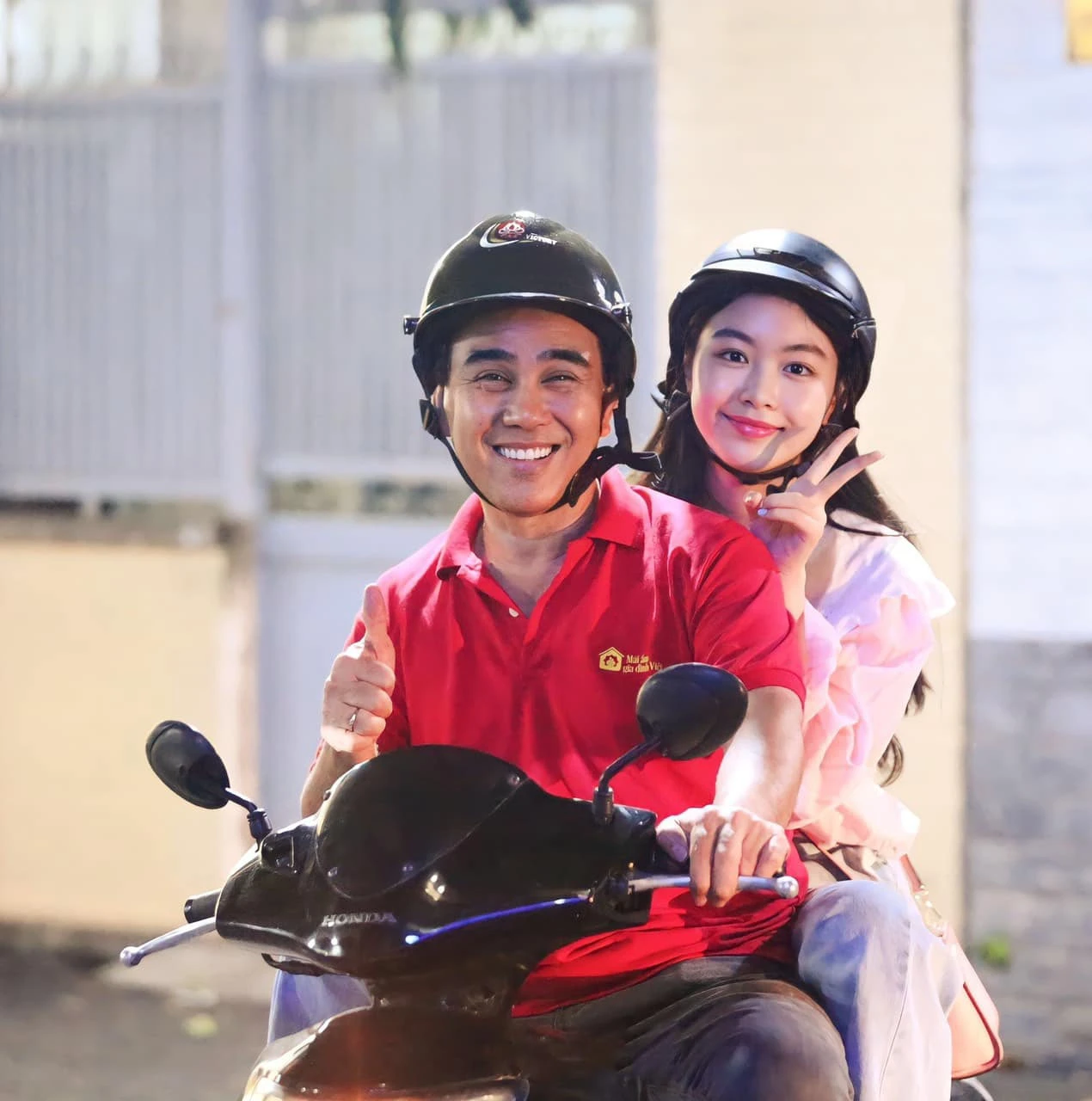 MC Quyền Linh nghi gánh nợ khủng, thách CĐM 1 tỷ để tìm ra bằng chứng? - Hình 4