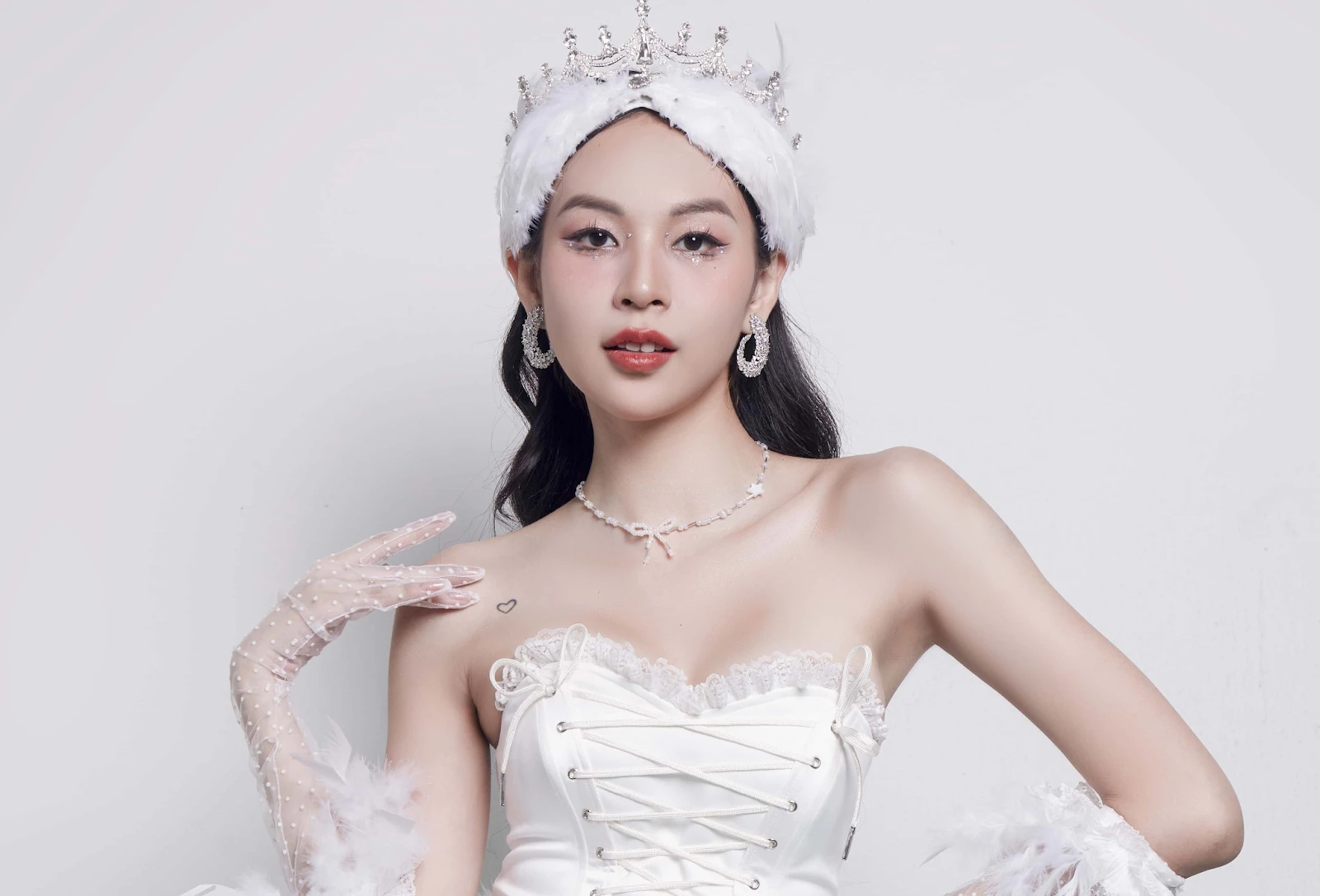 Quang Linh - Thuỳ Tiên xuống tiền không ngán tay, ủng hộ nước nhà khắc phục bão - Hình 5