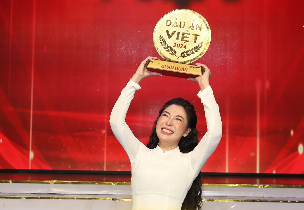Ca sĩ Thiên Phú: Cô giáo thành quán quân Dấu ấn Việt mùa đầu tiên - Hình 3