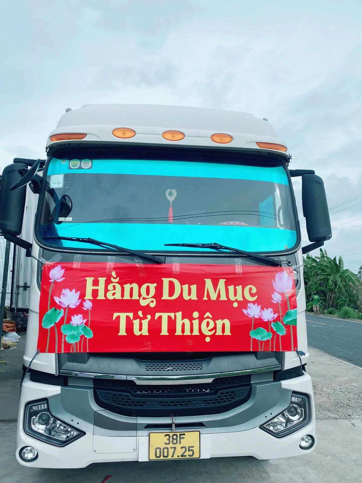 Tôn Bằng ủng hộ 30 triệu cho dân Việt vùng lũ, Dịch Dương liệu có quay xe? - Hình 2