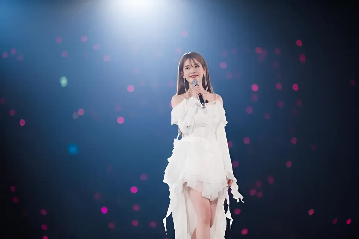 IU ngậm 2 trái đắng vì câu nói của 1 cầu thủ, 100.000 fan hâm mộ nổi điên? - Hình 1