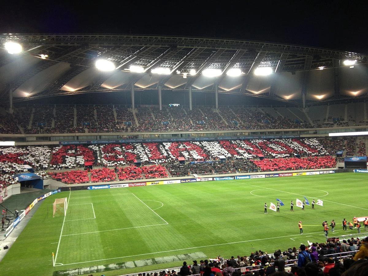 IU ngậm 2 trái đắng vì câu nói của 1 cầu thủ, 100.000 fan hâm mộ nổi điên? - Hình 7