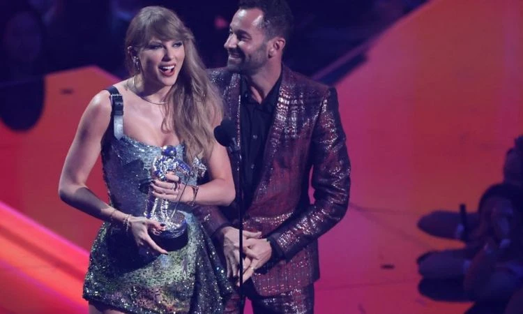 Taylor Swift đá đổ Beyoncé để lập kỷ lục mới, xúc động nói 1 câu gửi bạn trai - Hình 3