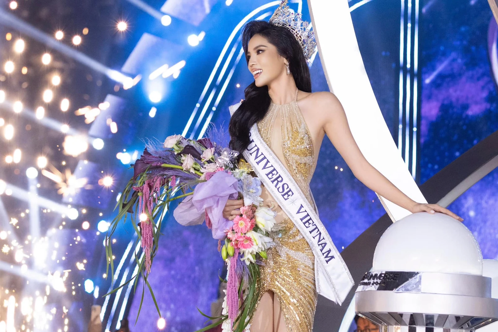Chung kết Miss Universe Vietnam: BGK quốc tế mất hút, người có mặt thì nhạt nhoà - Hình 8