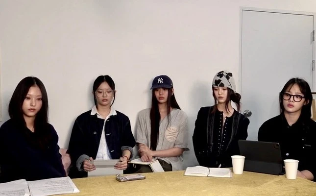 NewJeans bị HYBE tung đòn đàn áp, Jung Kook bênh vực làm náo loạn Kpop? - Hình 9