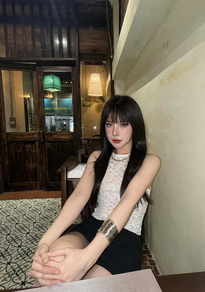 Yến Tattoo: Nữ ca sĩ Vbiz phông bạt tiền ủng hộ lũ lụt, sự nghiệp âm nhạc nhạt - Hình 3