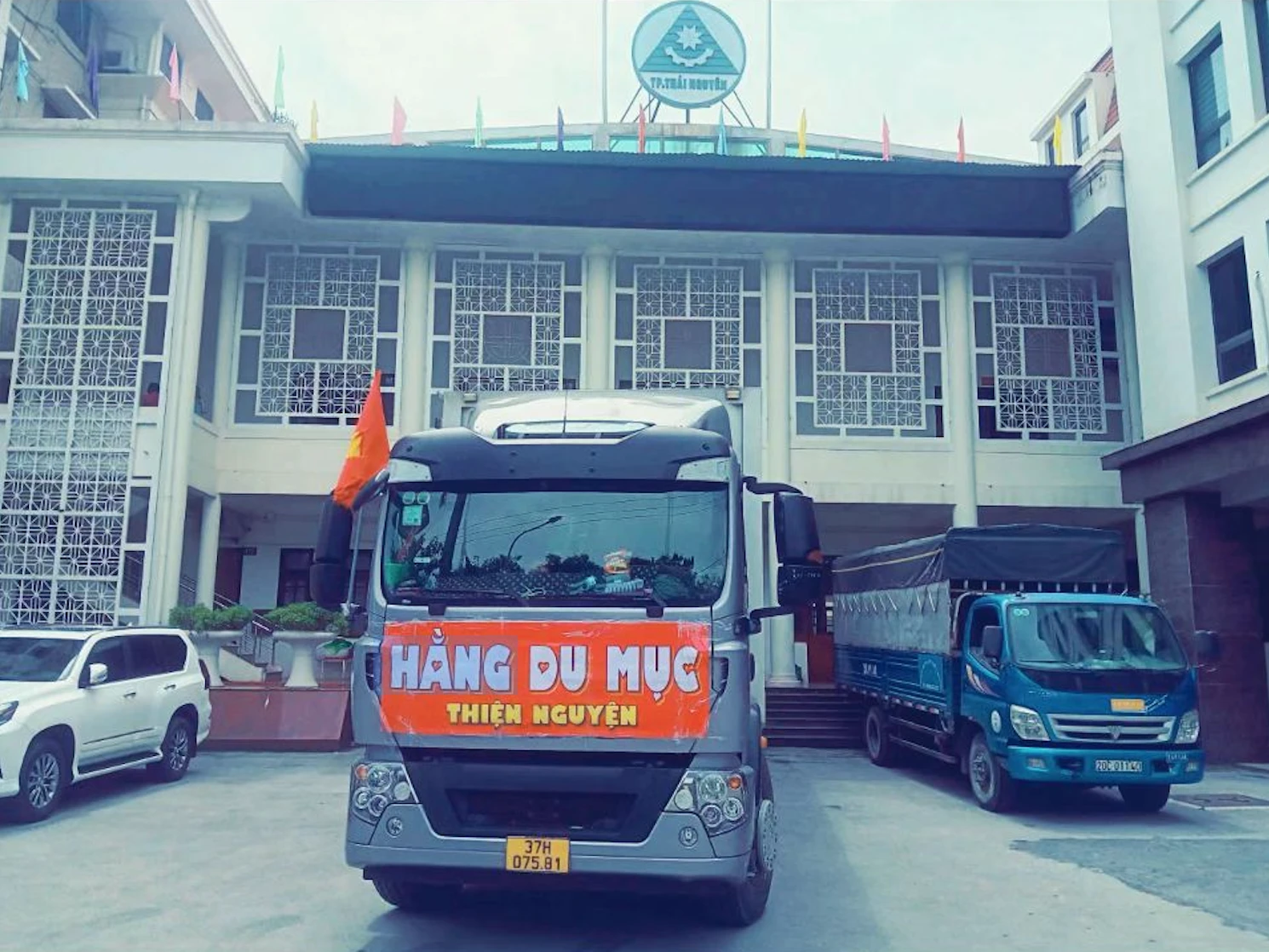 Check var Hằng Du Mục và Tôn Bằng: Người gây bức xúc, người bị bắt tại trận - Hình 9