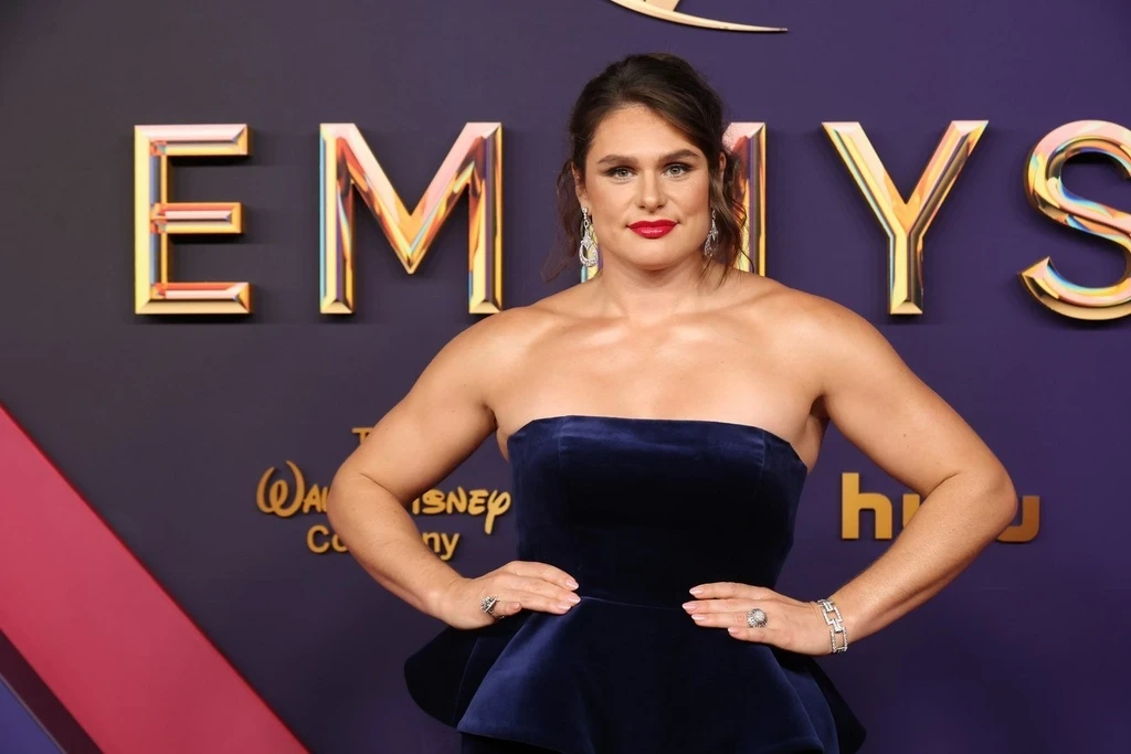 Selena Gomez gây bàn tán tại Emmy vì danh hiệu mới trong giới siêu giàu - Hình 6
